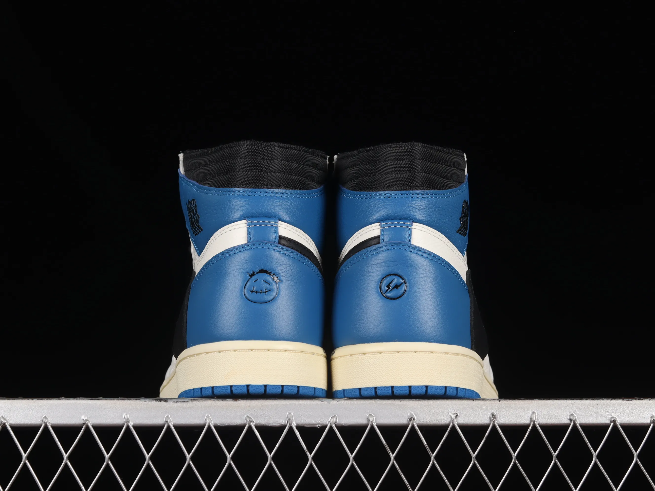 All Categories Air Jordan Jordan Series Basketball Shoes Air Jordan 1 High LW Version Travis Scott x Air Jordan 1 High OG AJ1 Lightning Overhead DH3227-105